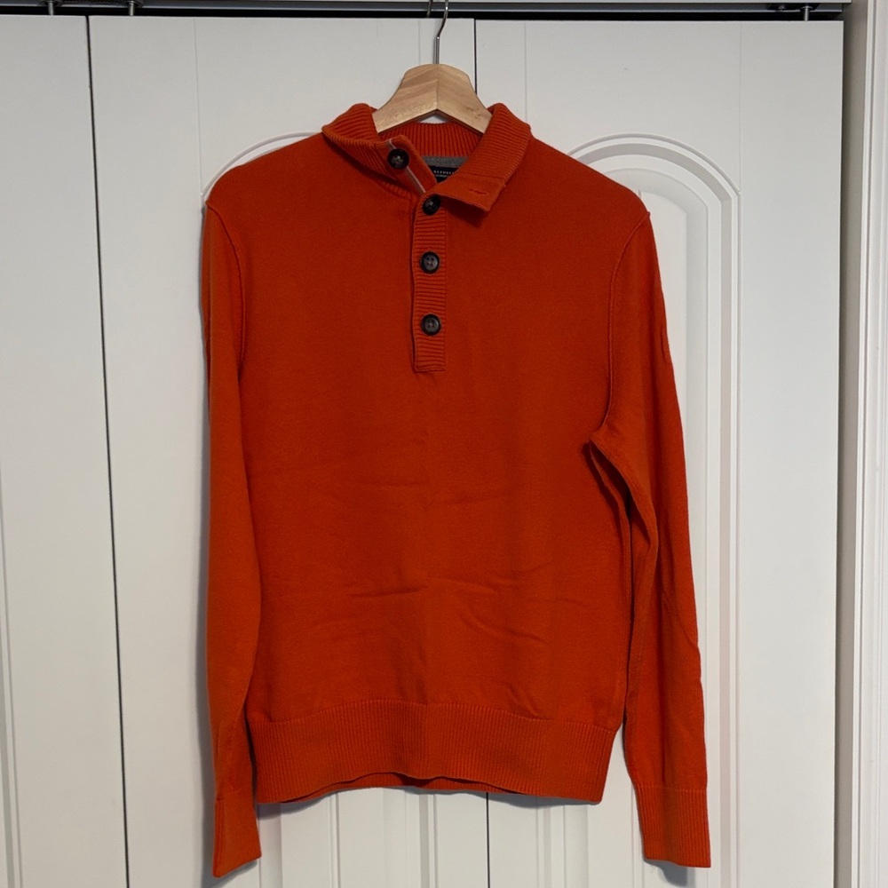 Banana Republic Vibrant Men’s Orange Sweater, Size Small